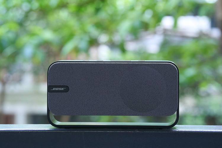 终于,在这两天,小雷收到了bose最新的产品bose soundlink